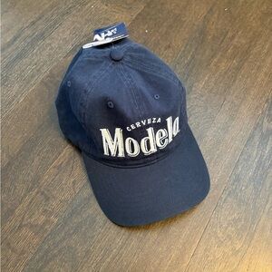 Modelo Navy Blue Hat